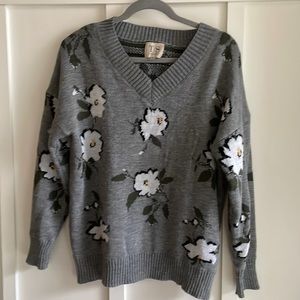 Super soft Twine and String sweater. Size Medium